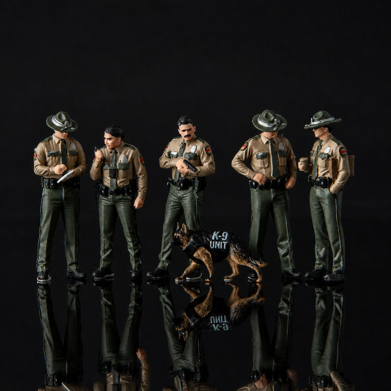 1:64 Tennessee State Police K9 Figure Set